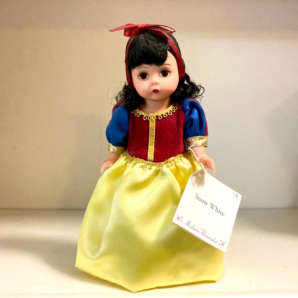Madame Alexander Snow White with tag no box